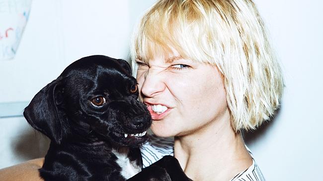 Sia - You&#39;re Never Fully Dressed Without a Smile (piesa noua)