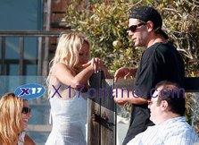 Pamela Anderson s-a casatorit?!