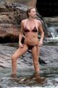 Charlize Theron costum de baie