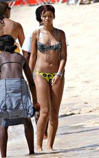 rihanna-2