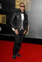 chris-brown-red-carpet-ama