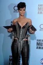 rihanna-ama