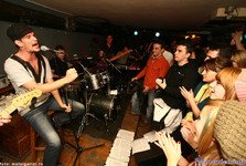 Alb Negru - concert caritabil in Plaza