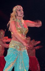 Britney Spears a inceput turneul "Circus"