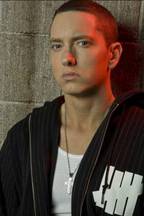 Eminem lanseaza albumul "Relapse"