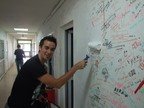 Olix a curatat peretii fostului sediu Kiss FM