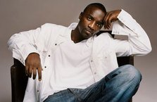 Videoclip nou Akon - "Beautiful"