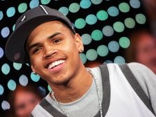 "Shine for Me" - noua piesa Chris Brown