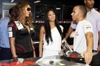 beyonce-nicole-lewis-formula-1-grand-prix-singapore-1