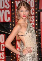 taylor-swift-red-carpet-mtv-vma-2009-2