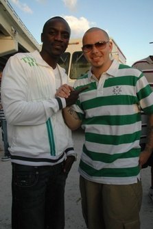 Videoclip Pitbull feat. Akon: "Shut it down"