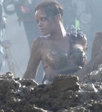 rihanna-hard-6