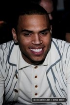 Piesa noua Chris Brown: They Say