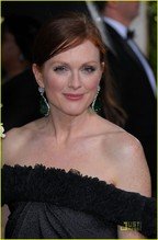 julianne-moore-golden-globes-2010-04