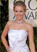kristen-bell-2010-golden-globes-red-carpet-04