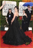 Actress Lea Michele arrives at the 67th Annual Golden Globe Awar
