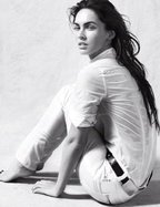 Poza zilei: Megan Fox, imaginea Armani