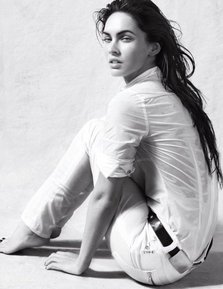 Poza zilei: Megan Fox, imaginea Armani