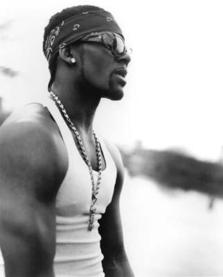 La multi ani, R. Kelly!