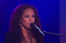 Alicia Keys @ Oprah: Preview "Put it in a love song" & interpretare live