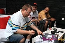 B.U.G. Mafia - Bag P**a-n Lume Si V-o Fac Cadou (feat. ViLLy)