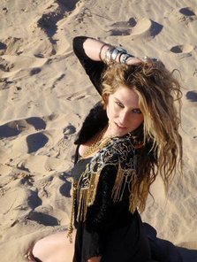 Videoclip: Ke$ha - Your Love Is My Drug