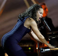 Alicia Keys: Try Sleeping With A Broken Heart (Live @ Britains Got Talent)
