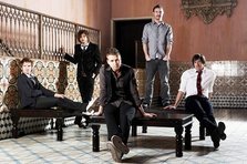 Videoclip OneRepublic: Marchin' On