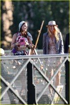 leighton-meester-blake-lively-gossip-girl-paris-03