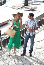 leighton-meester-blake-lively-gossip-girl-paris-313