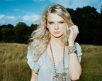 Noul single Taylor Swift - Mine