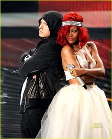 MTV VMA 2010: Poze de pe covorul rosu si de pe scena