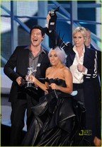 Pe scena - Lady Gaga - glee-cast