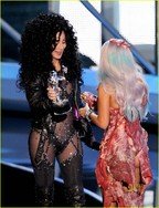 Pe-scena-lady-gaga-si-cher.jpg