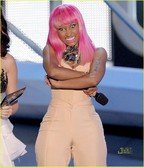 Pe-scena-nicki-minaj-Katy-Perry.jpg