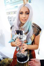 covor rosu - lady-gaga-vma