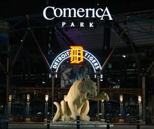 Video: Eminem, Jay-Z, Drake, 50 Cent, B.o.B, Young Jeezy, Trick Trick, Drake, Lloyd Banks, D12 si altii live @ Comerica Park