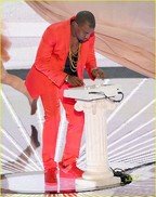 pe-scena-kanye-west-07.jpg
