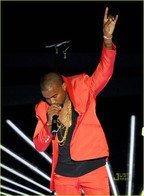 pe-scena-kanye-west-vmas-performance-01.jpg