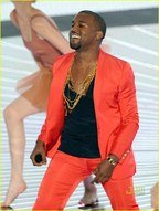 pe-scena-kanye-west-07.jpg