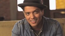 Bruno Mars - Just the way you are - Live @ Ellen