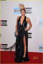 2010 American Music Awards - Arrivals