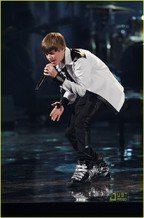 JUSTIN BIEBER