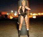 Piese noi Pink - Whataya Want From Me, Heartbreak Down