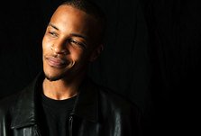 Videoclip: T.I. - Pledge Allegiance