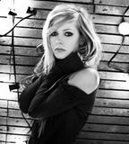 Noul album Avril Lavigne - Goodbye Lullaby (coperta, noutati)