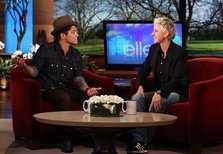 Bruno Mars - Grenade, Just the way you are - Live @ Ellen