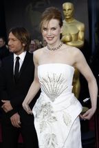 Nicole Kidman - Oscar 2011 - covorul rosu (2)