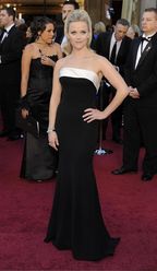 Reese Witherspoon - Oscar 2011 - covorul rosu