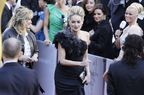 Sharon Stone Oscar 2011 - covorul rosu -